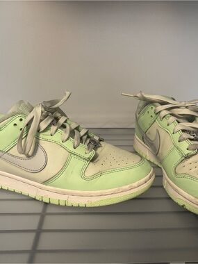 Women’s Nike Low-Top Sneakers in Mint green